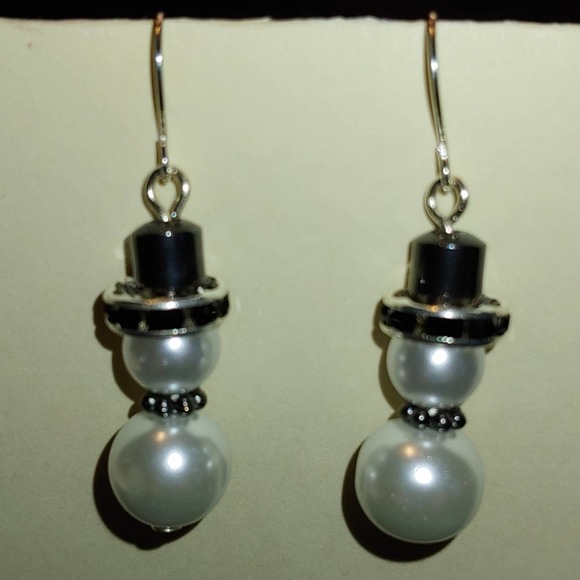 Adorable snowman earrings - Picture 2 of 3